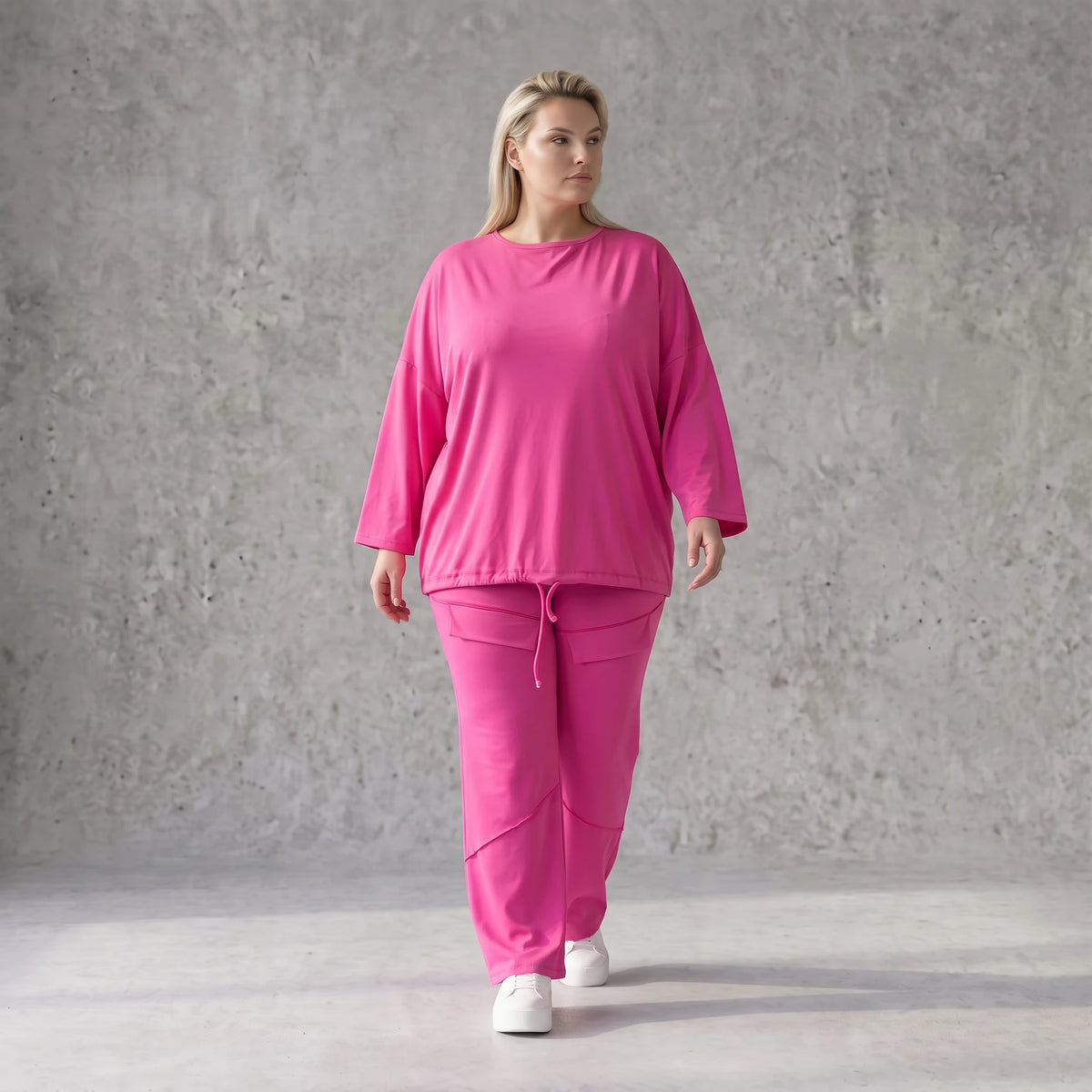 Langarmshirt in Fuchsia aus Travellerstoff mit Stretch kastig geschnitten mit Tunnelzug