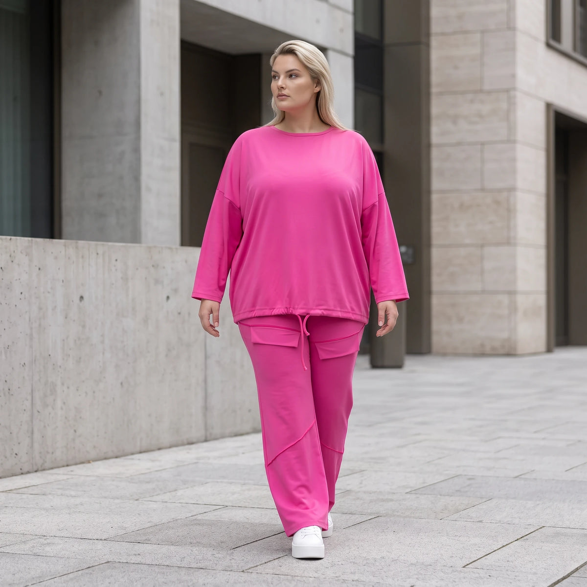 Langarmshirt in Fuchsia aus Travellerstoff mit Stretch kastig geschnitten mit Tunnelzug