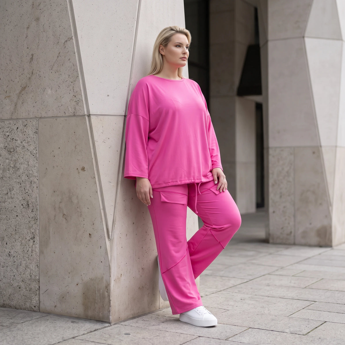Langarmshirt in Fuchsia aus Travellerstoff mit Stretch kastig geschnitten mit Tunnelzug