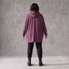 Fliederner Kapuzenpullover mit Leoprint aus French Terry mit Stretch und Seitentaschen