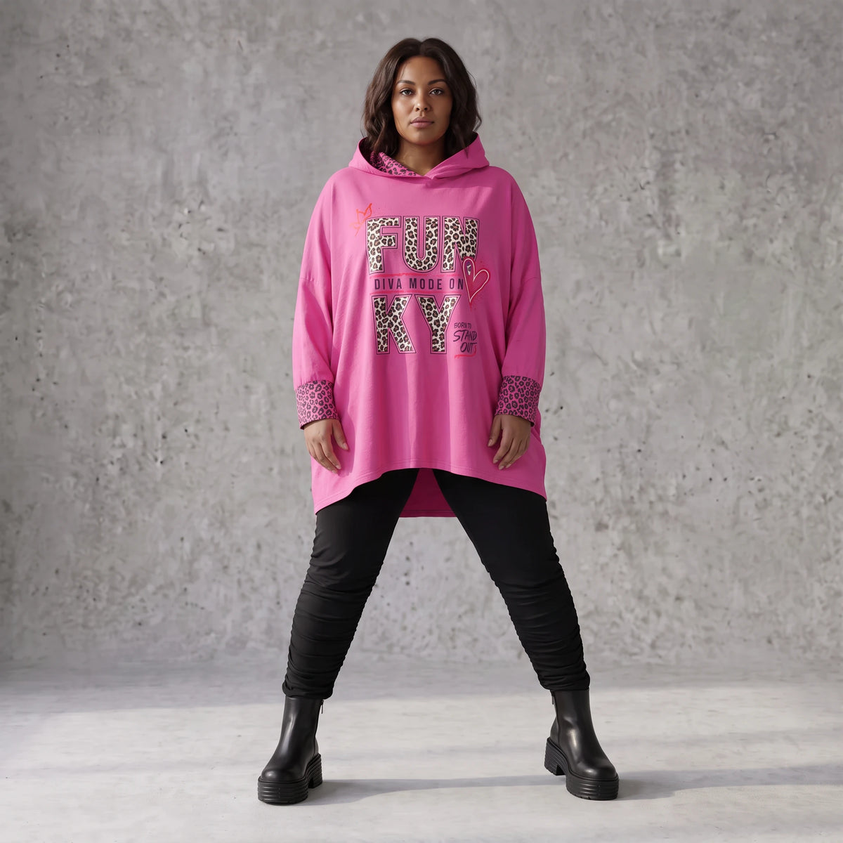 Pinke Leoprint Kapuzensweatjacke aus Baumwollmix mit French Terry und verlängertem Rücken