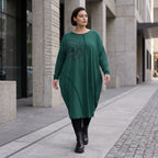 Ballonkleid in OldGreen aus French Terry mit Rundhals und Langarm mit Seitennahttaschen
