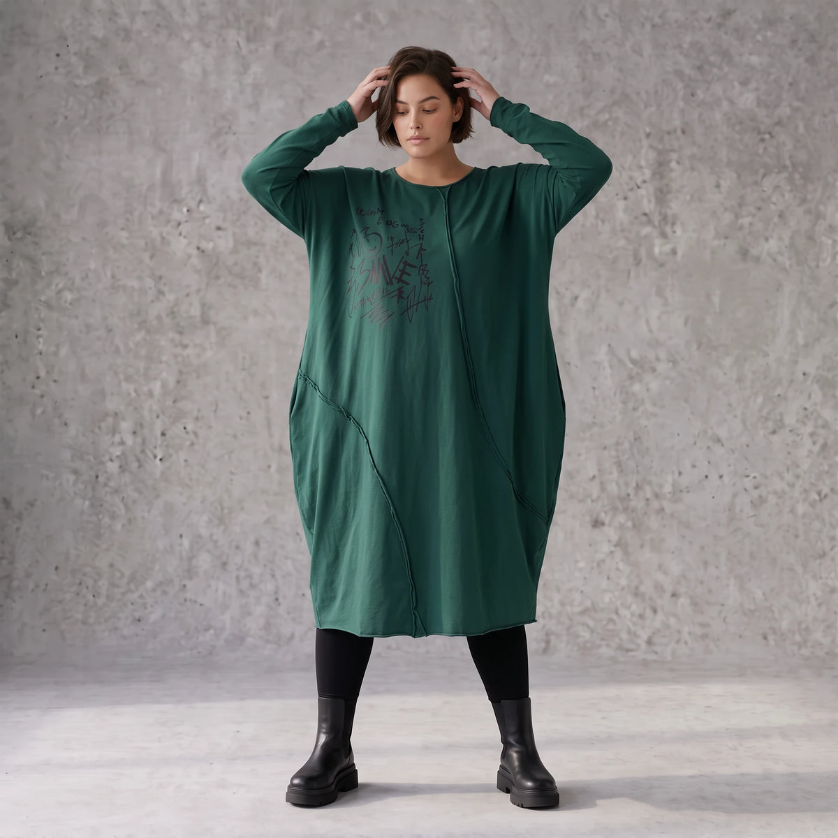 Ballonkleid in OldGreen aus French Terry mit Rundhals und Langarm mit Seitennahttaschen