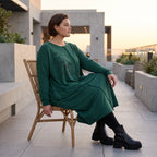 Ballonkleid in OldGreen aus French Terry mit Rundhals und Langarm mit Seitennahttaschen