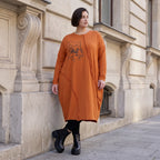 Rostbraunes Ballonkleid aus French Terry mit Stretch und Faltennaht in lässiger Form