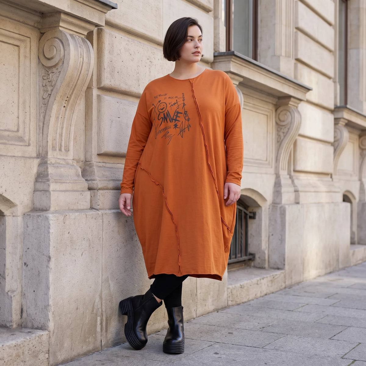 Rostbraunes Ballonkleid aus French Terry mit Stretch und Faltennaht in lässiger Form
