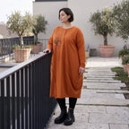 Rostbraunes Ballonkleid aus French Terry mit Stretch und Faltennaht in lässiger Form