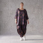 Bigshirt in A-Linie aus Satin mit Schwarz/Violett/Braun Print Rundhals und 7/8-Arm