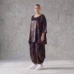 Bigshirt in A-Linie aus Satin mit Schwarz/Violett/Braun Print Rundhals und 7/8-Arm