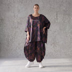 Bigshirt in A-Linie aus Satin mit Schwarz/Violett/Braun Print Rundhals und 7/8-Arm