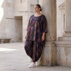 Bigshirt in A-Linie aus Satin mit Schwarz/Violett/Braun Print Rundhals und 7/8-Arm
