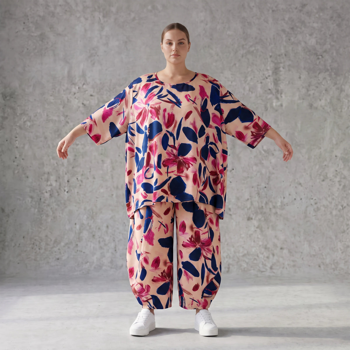 Satinshirt in Rose/Blau/Pink mit floralem Print in A-Linie fließend und weich fallend