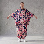 Satinbluse mit floralem Rose/Blau/Pink Print Hemdkragen Knopfleiste in gerundeter Form