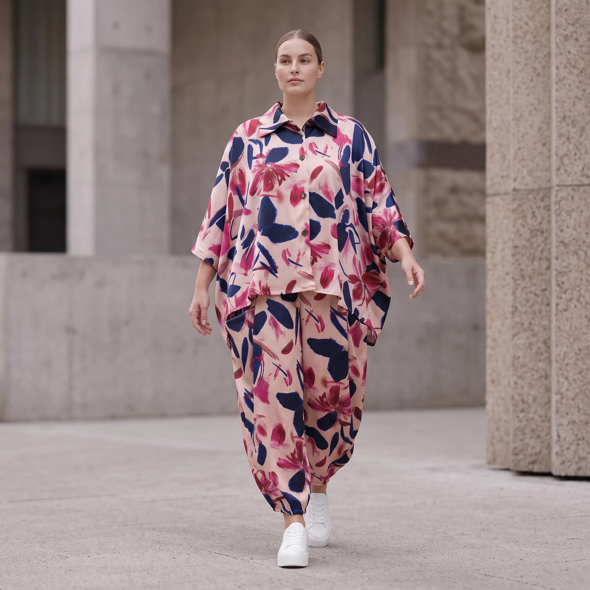 Ballonhose aus Satin mit Blumenprint in Rose/Blau/Pink mit Gummibund und Beuteltaschen