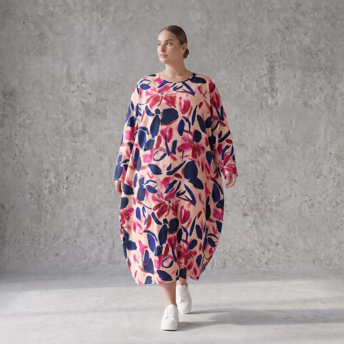 Ballonkleid aus Satin mit floralem Print in Rose/Blau/Pink Rundhals Langarm weit weich