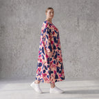 Ballonkleid aus Satin mit floralem Print in Rose/Blau/Pink Rundhals Langarm weit weich