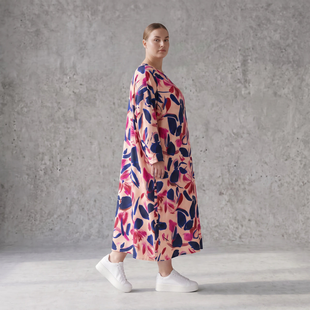 Ballonkleid aus Satin mit floralem Print in Rose/Blau/Pink Rundhals Langarm weit weich