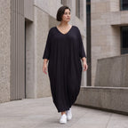 Schwarzes Ballonkleid aus Stretchjersey mit Rundhalsausschnitt und Langarm zeitlos
