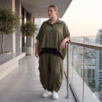 Khaki Lyocellbluse aus weichem Twill mit Hemdkragen gerundetem Schnitt und 3/4-Arm
