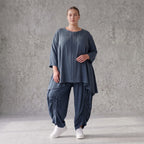 Shirt in Petrol aus weichem Lyocell in A-Linie mit Biesenmusterung und Zipfelsaum