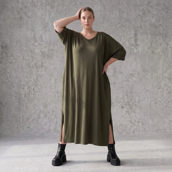 Khaki Lyocellkleid in A-Linie mit Rundhalsausschnitt und V-Ausschnitt mit Seitentaschen