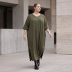 Khaki Lyocellkleid in A-Linie mit Rundhalsausschnitt und V-Ausschnitt mit Seitentaschen