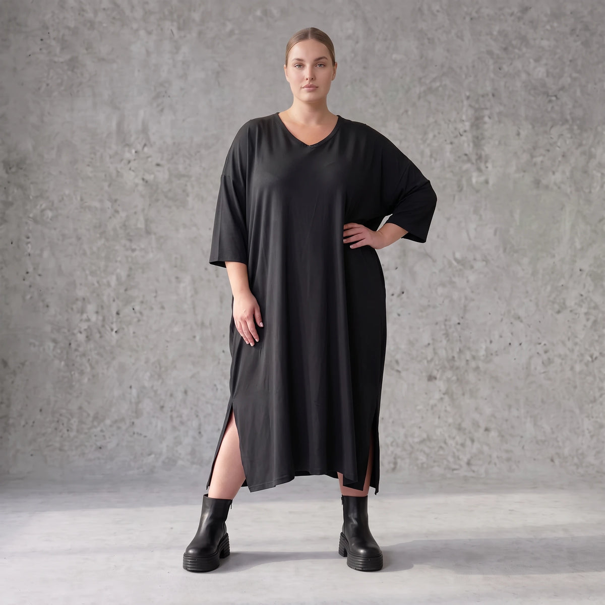 Fließendes A-Linien-Kleid aus Lyocell mit V-Ausschnitt Seitennahttaschen Saumschlitzen