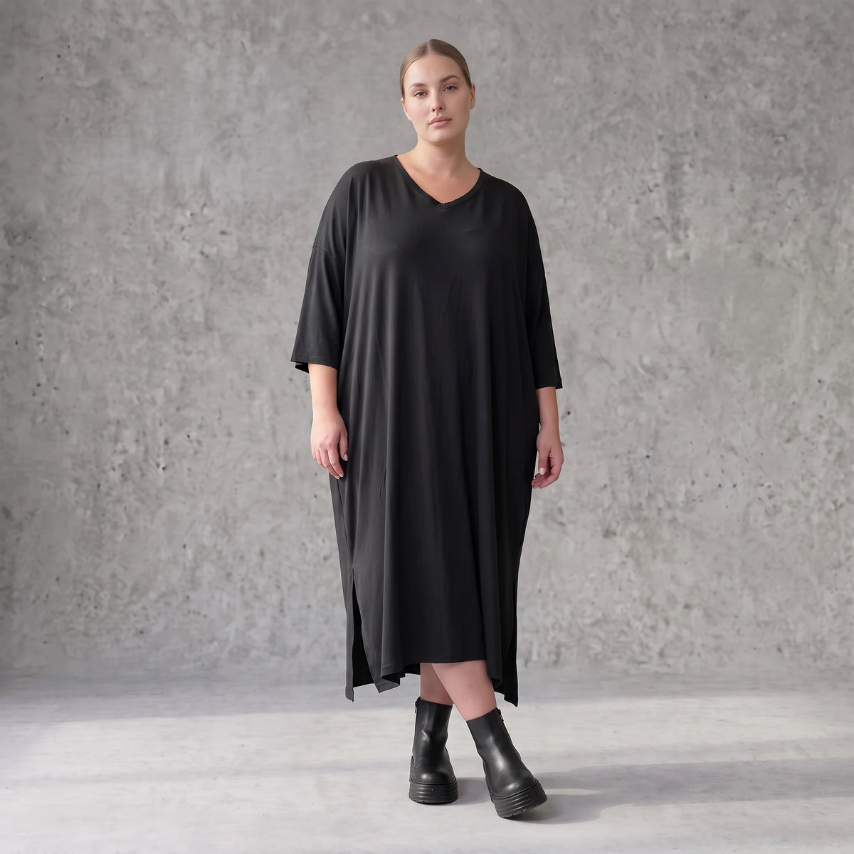 Fließendes A-Linien-Kleid aus Lyocell mit V-Ausschnitt Seitennahttaschen Saumschlitzen