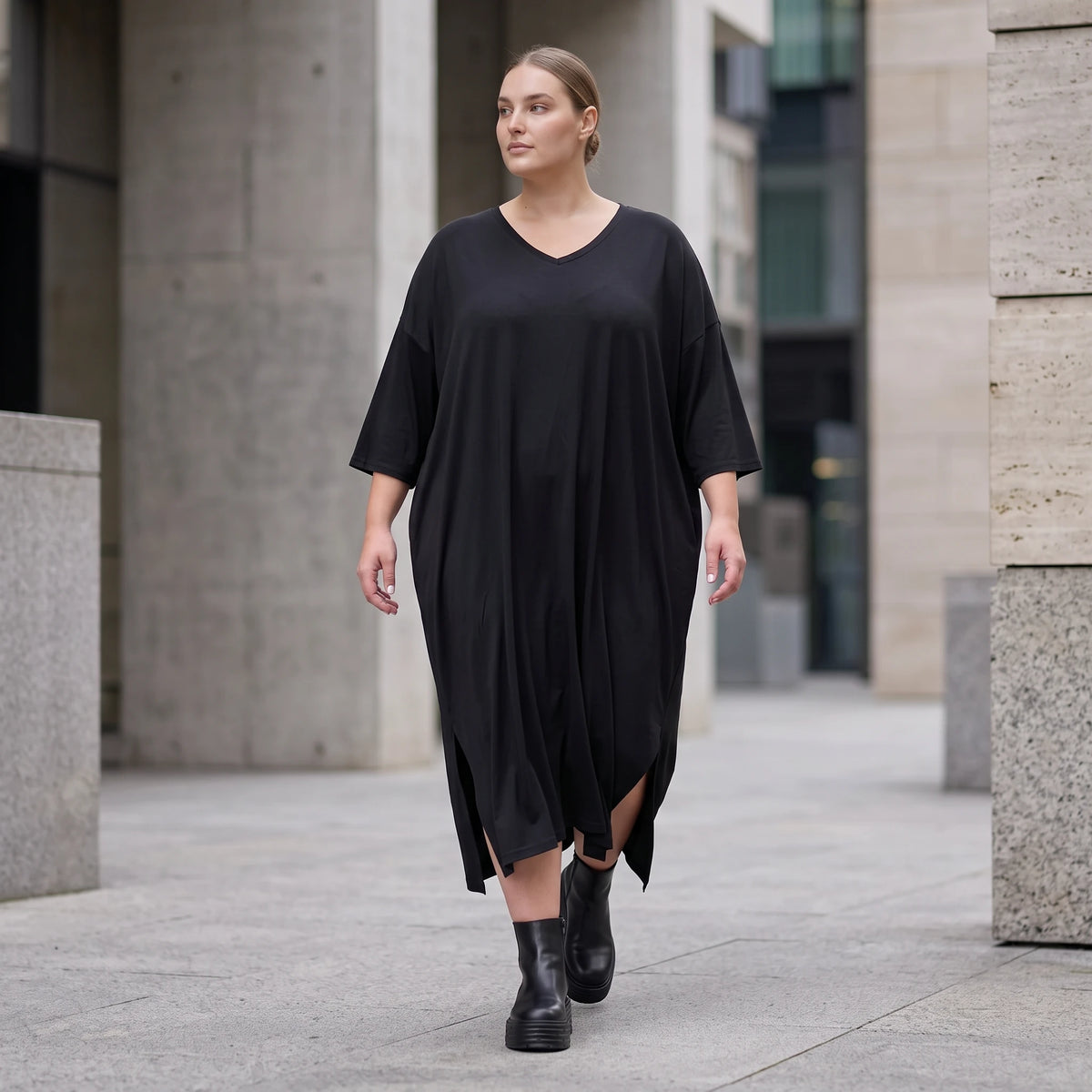 Fließendes A-Linien-Kleid aus Lyocell mit V-Ausschnitt Seitennahttaschen Saumschlitzen