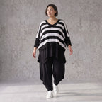 Warmes Strickshirt in weichem Stretchstrick mit V-Ausschnitt in kastiger Destroyedoptik