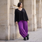 Violette Ballonhose aus softem Slinkystretch mit weitem Bein Flügeltaschen Schlupfbund