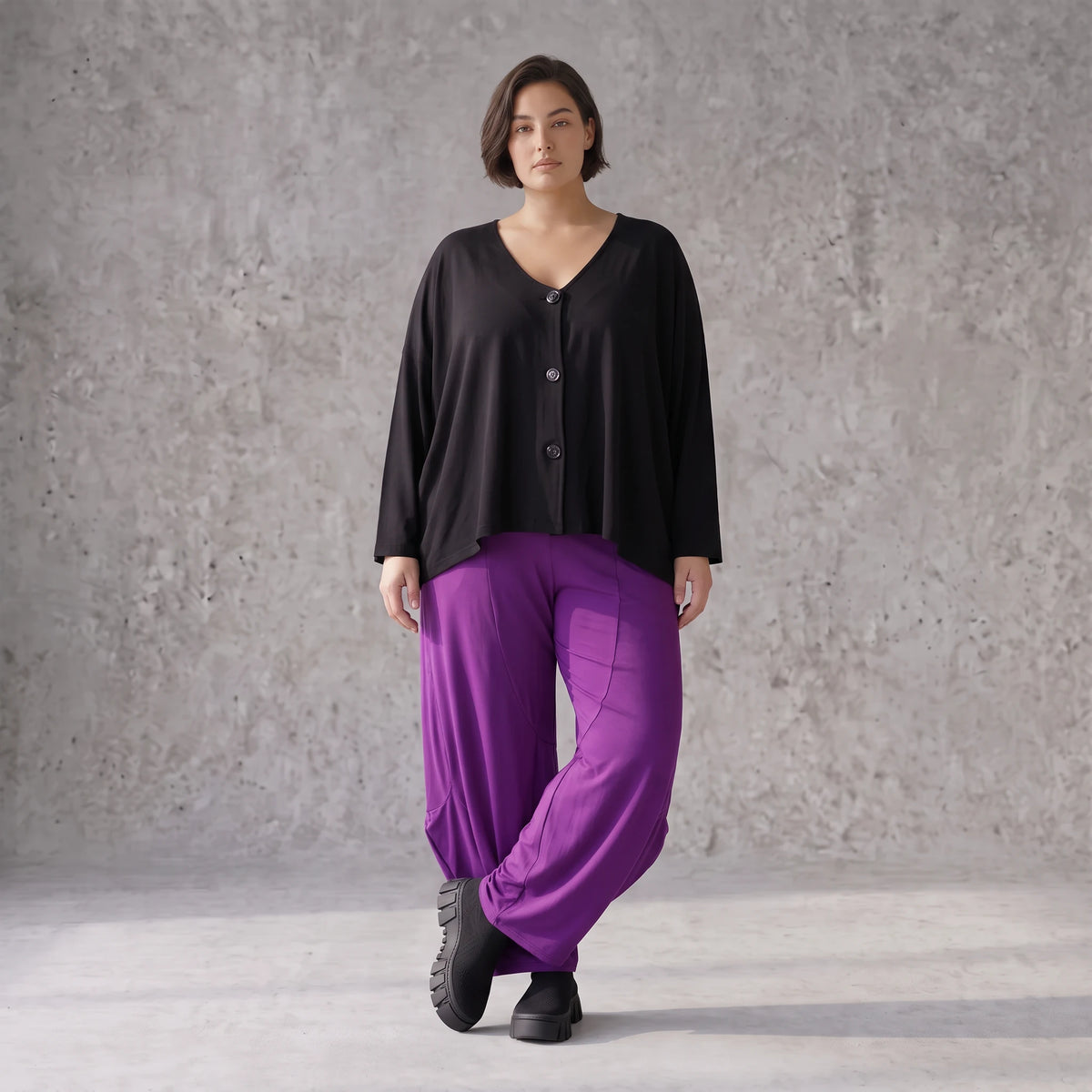 Violette Ballonhose aus softem Slinkystretch mit weitem Bein Flügeltaschen Schlupfbund
