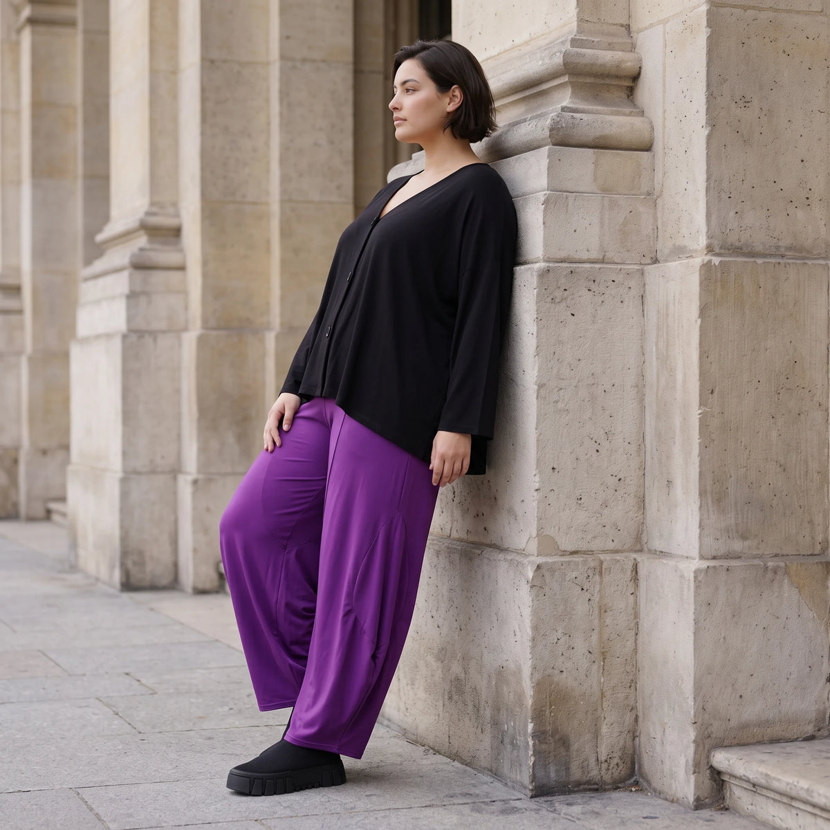 Violette Ballonhose aus softem Slinkystretch mit weitem Bein Flügeltaschen Schlupfbund