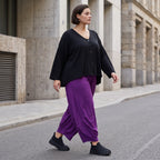Violette Ballonhose aus softem Slinkystretch mit weitem Bein Flügeltaschen Schlupfbund