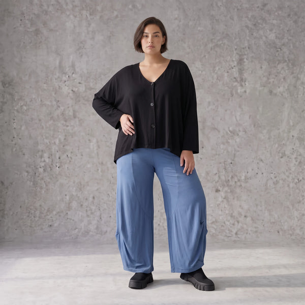 Blaue Ballonhose aus fließendem Slinkystoff mit Stretch und weitem Bein ohne Verschluss