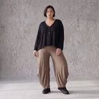 Ballonhose in Camel aus Slinkystoff mit Stretch in weiter Form für Alltag und Büro Look