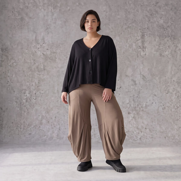 Ballonhose in Camel aus Slinkystoff mit Stretch in weiter Form für Alltag und Büro Look