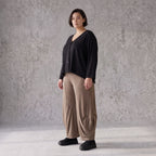 Ballonhose in Camel aus Slinkystoff mit Stretch in weiter Form für Alltag und Büro Look