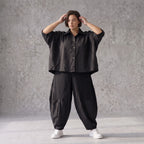 Leichte Sommerbluse im Crashlook aus Popeline mit Hemdkragen und gerundetem Schnitt