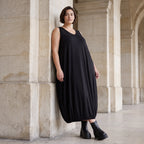 Ärmelloses Ballonkleid aus weichem Jersey mit V-Ausschnitt und elastischem Gummisaum