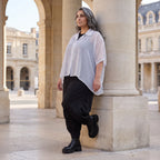 Chiffonbluse in Schwarz/Weiß mit Hemdkragen und gerundetem Saum luftig elegant sommerlich