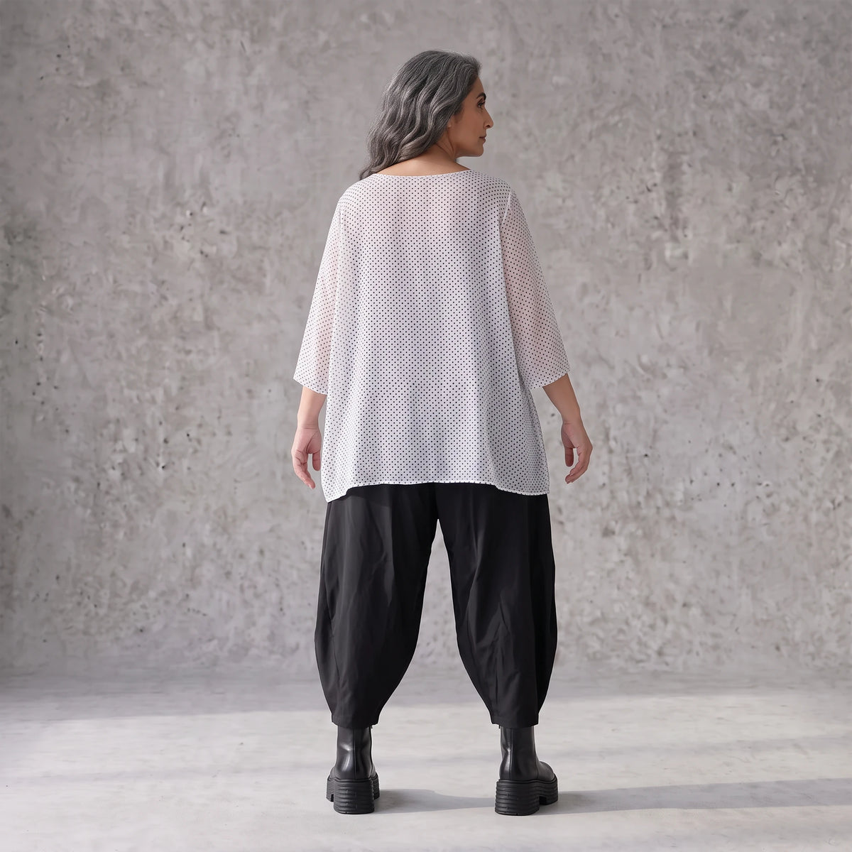 Leichtes Chiffonshirt in Weiss mit Rundhalsausschnitt 3/4-Arm und transparenter A-Linie