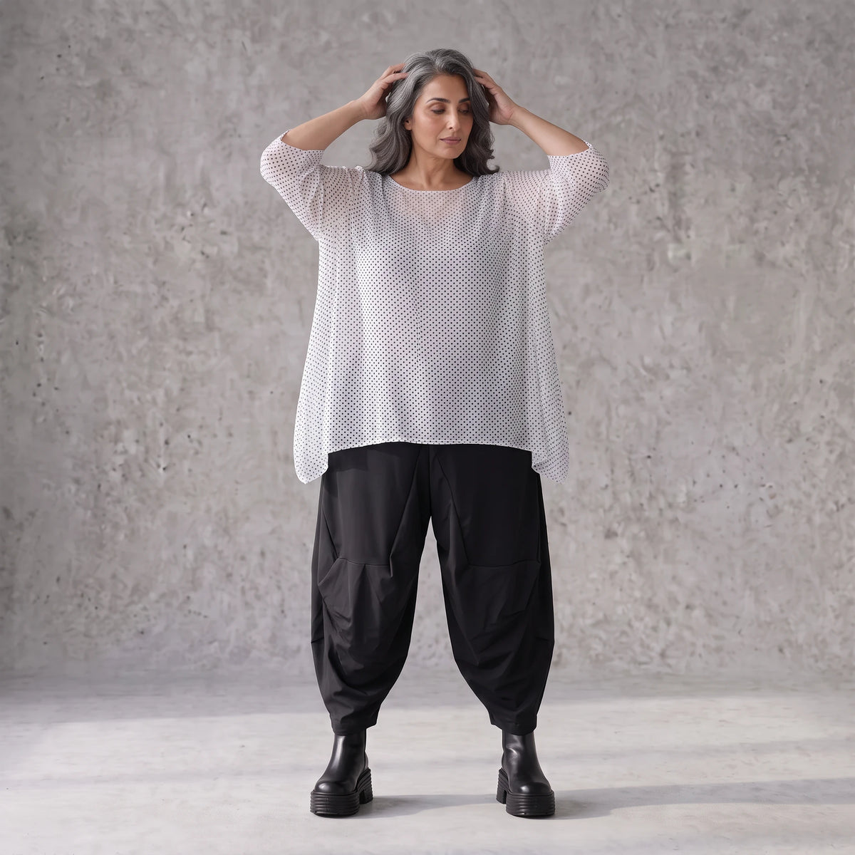 Leichtes Chiffonshirt in Weiss mit Rundhalsausschnitt 3/4-Arm und transparenter A-Linie
