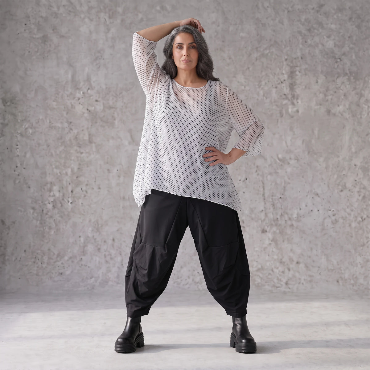 Leichtes Chiffonshirt in Weiss mit Rundhalsausschnitt 3/4-Arm und transparenter A-Linie