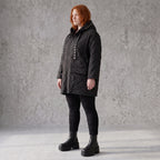 Gefütterte schwarze Kapuzenjacke im Denimlook mit geradem Schnitt warme Winterjacke