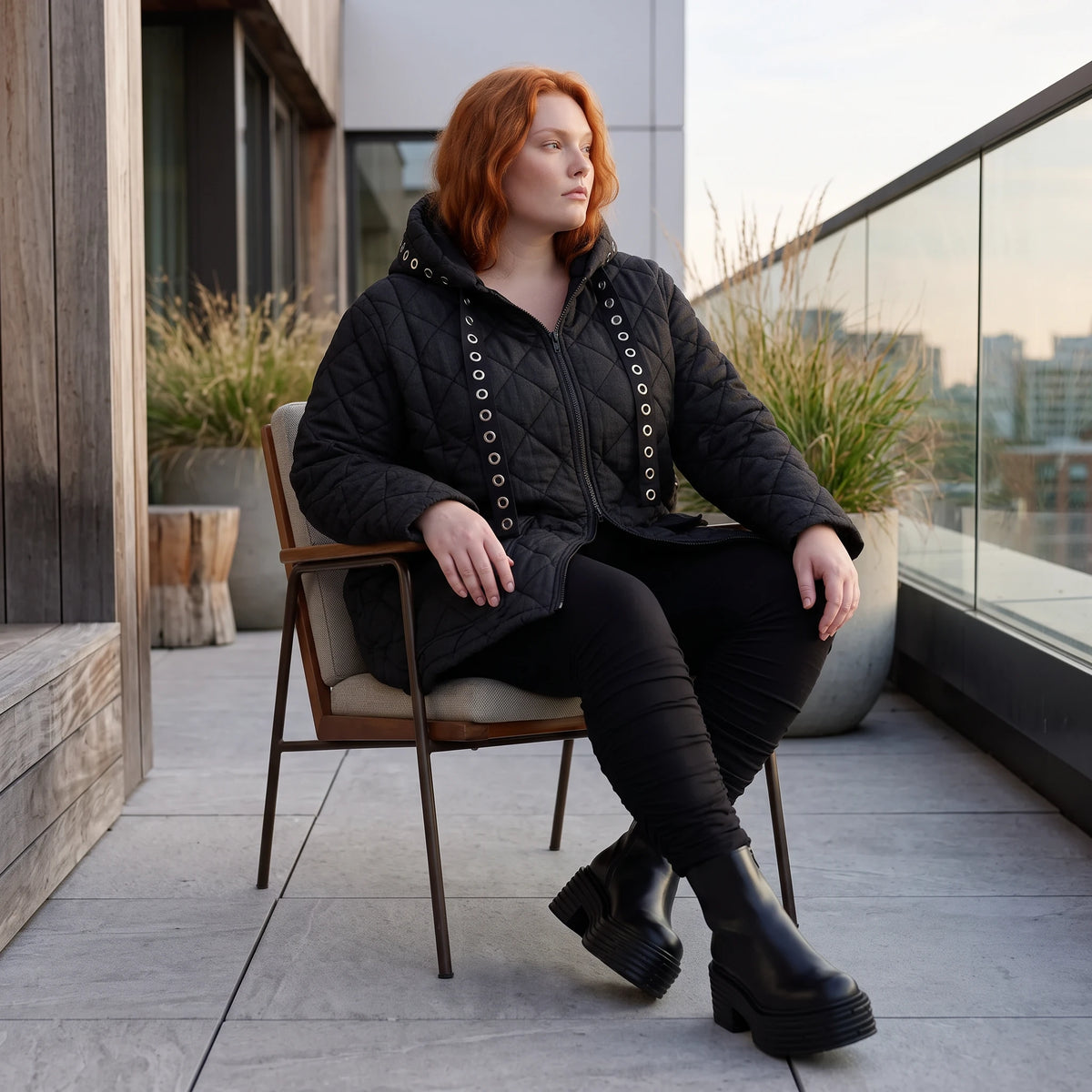 Gefütterte schwarze Kapuzenjacke im Denimlook mit geradem Schnitt warme Winterjacke