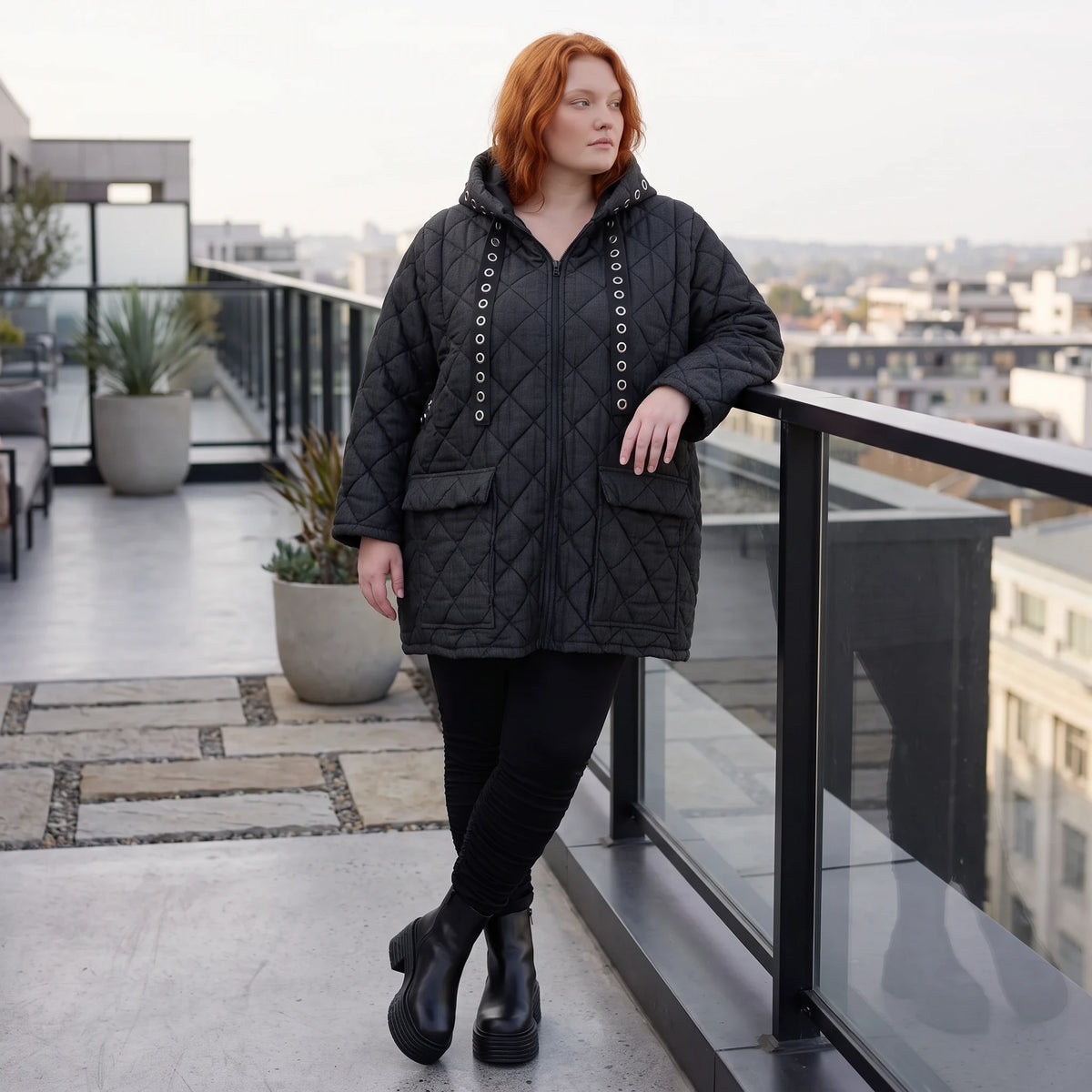 Gefütterte schwarze Kapuzenjacke im Denimlook mit geradem Schnitt warme Winterjacke