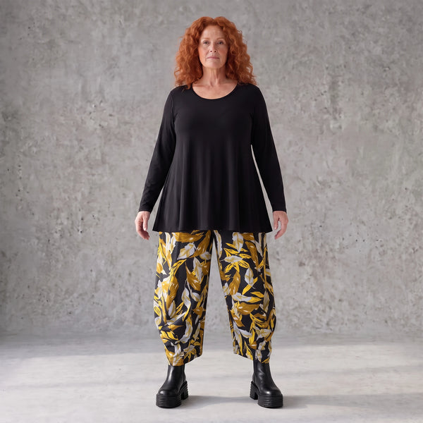 Ballonhose aus dehnbarem Romanit Jersey in Schwarz/Gelb mit weitem Hosenbein lässig