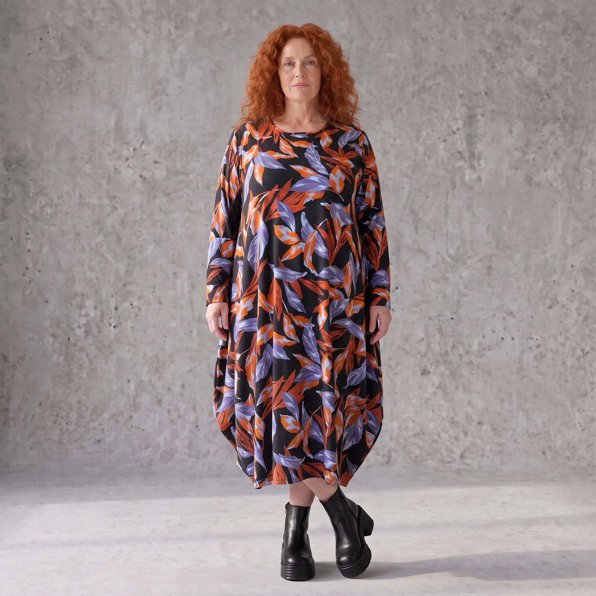 Weiches Romanitjerseykleid in Schwarz/Orange mit Ballonform Langarm Rundhalsausschnitt