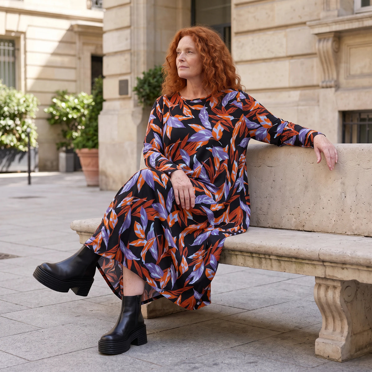 Weiches Romanitjerseykleid in Schwarz/Orange mit Ballonform Langarm Rundhalsausschnitt
